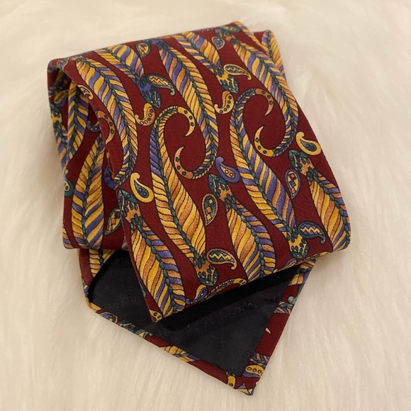 Metropolitan Museum of Art Blue Red Neck Tie - Picture 3 of 8